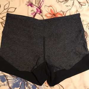 Lorna Jane Eyes on Me short